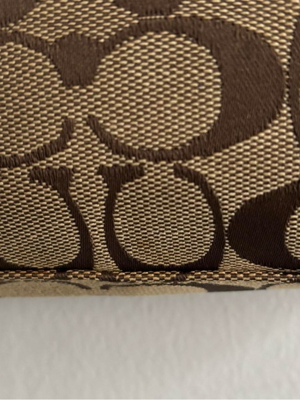 Coach Signature C Turnlock Wristlet - Picture 4 of 8